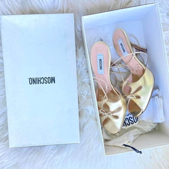 Authentic Moschino Golden Peep Toe Strappy Heels Size 35.5 - Picture 1 of 4